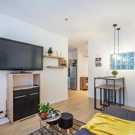 Apartment Equipe Au Bord De La Des Catalans Marseille