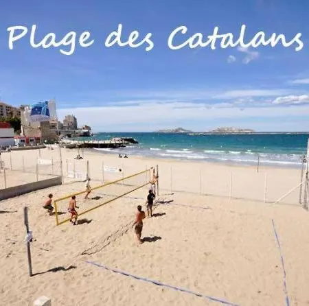 Equipe Au Bord De La Des Catalans Apartment